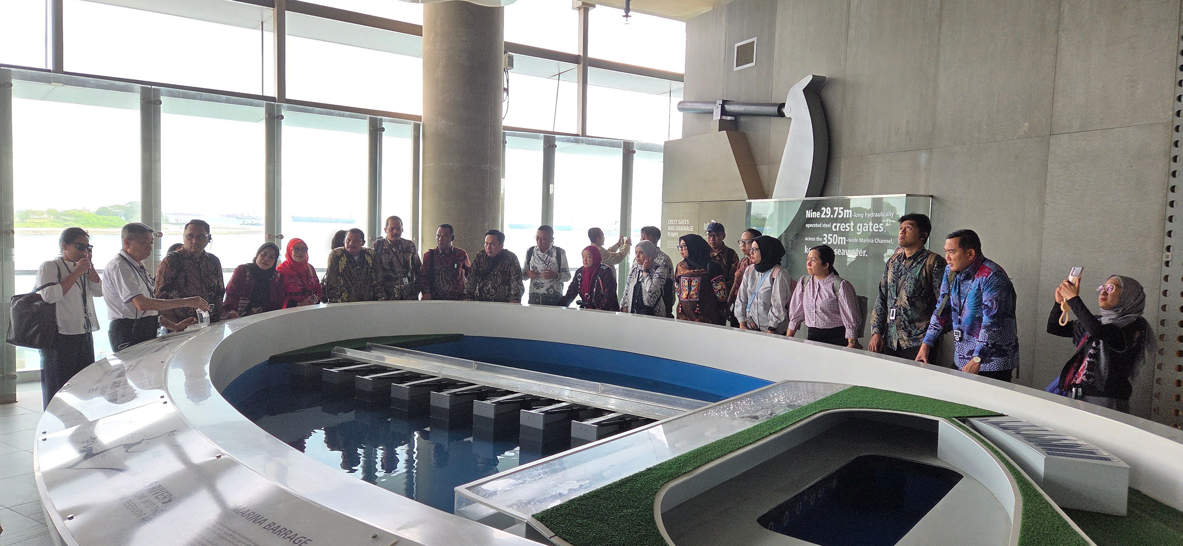 Jakarta delegations at Sustainable Singapore Gallery at Marina Barrage